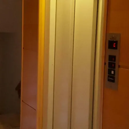 Luminoso Y Amplio Apartamento En Con Piscina Salou
