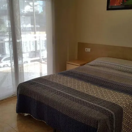 Luminoso Y Amplio Apartamento En Con Piscina * Salou