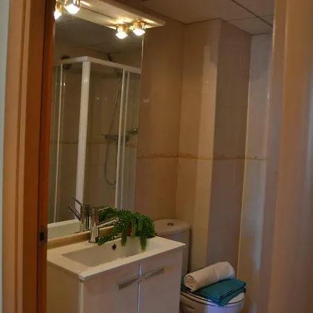 Luminoso Y Amplio Apartamento En Con Piscina Salou