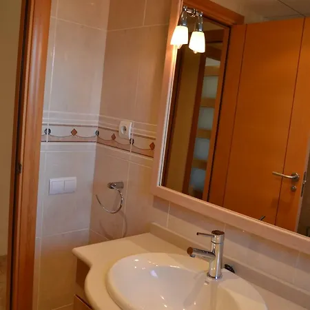 Luminoso Y Amplio Apartamento En Con Piscina Apartment