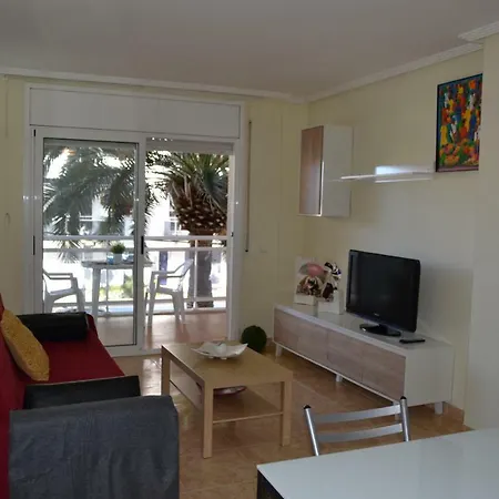 Luminoso Y Amplio Apartamento En Con Piscina Salou