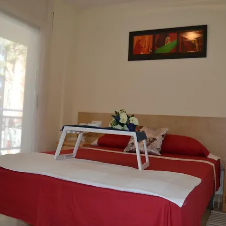 Luminoso Y Amplio Apartamento En Con Piscina Salou